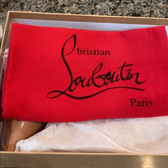 👠 Christian Louboutin ‘So Kate’ Pointed Toe Pump - Picture 10 of 11